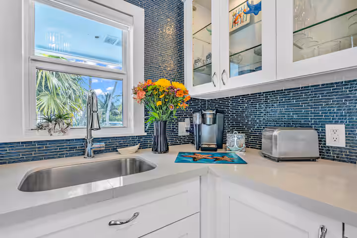 Original Castaway Bungalow photo 38