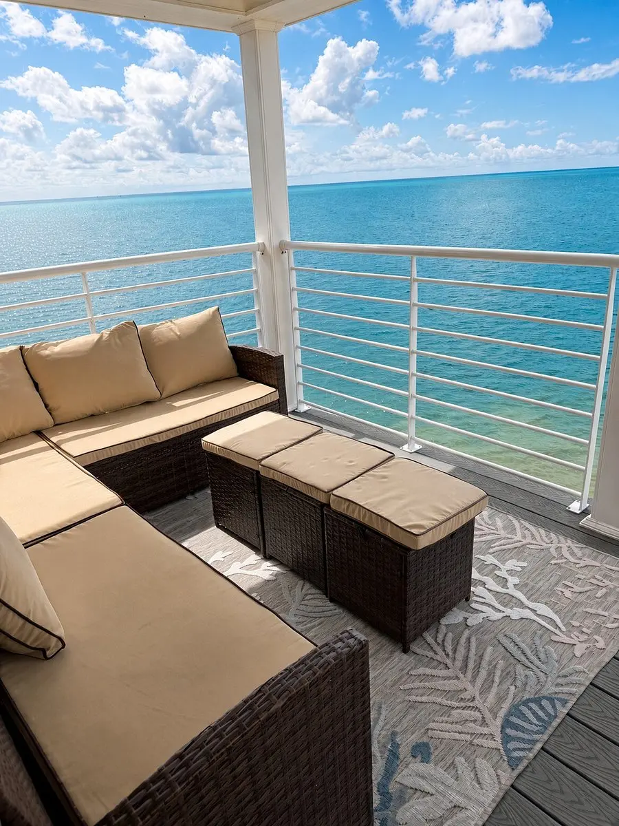 Private ocean-view lanai at VellaMar, Islamorada, Florida Keys